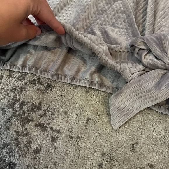 Velvet Cropped Crossover Top - Picture 6 of 7